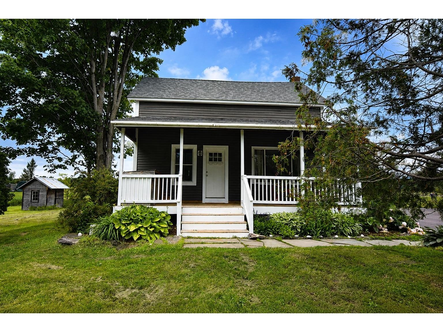 2835 Mountain View Road, Williston