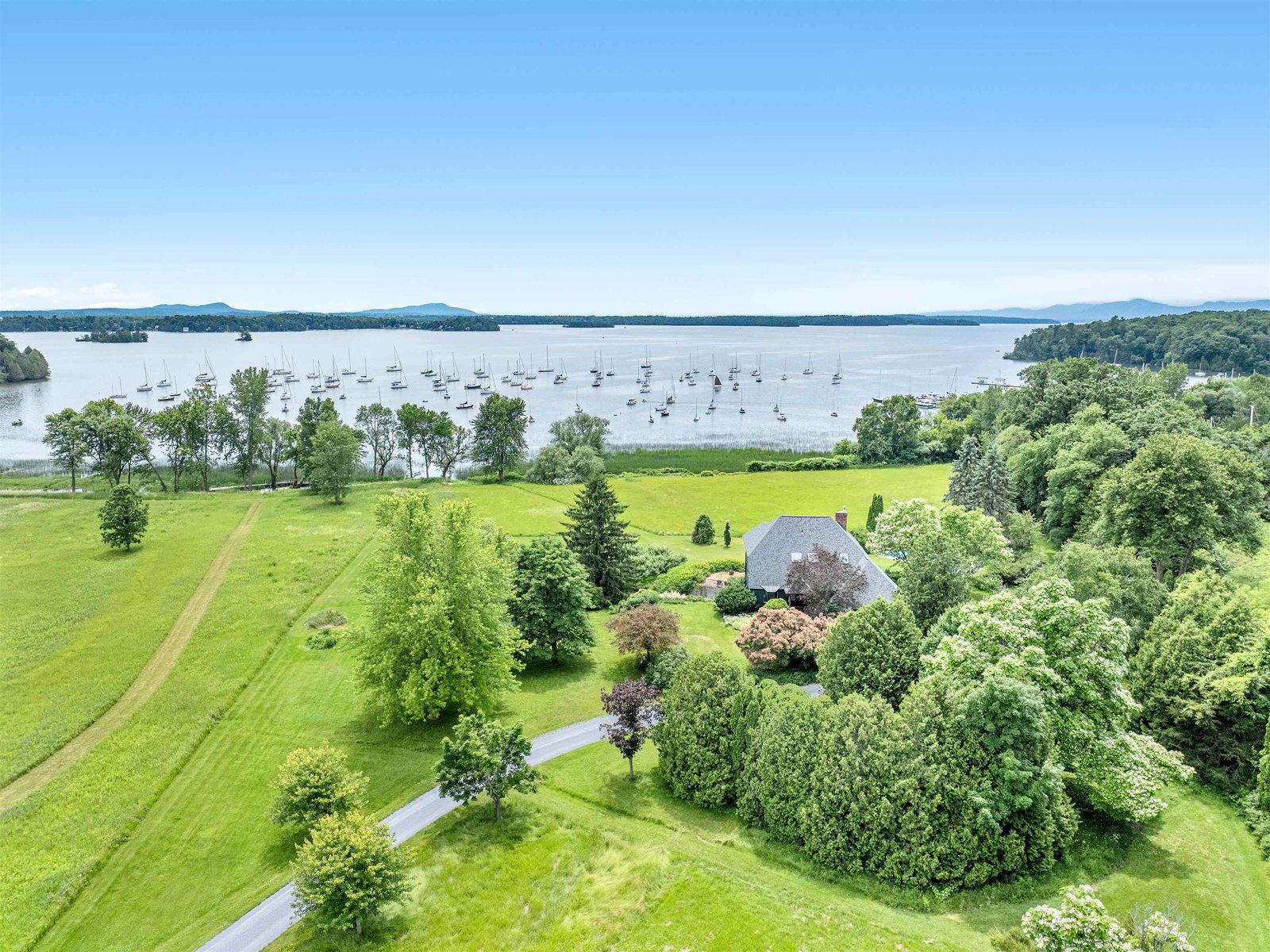 1163 Thompsons Point Road, Charlotte