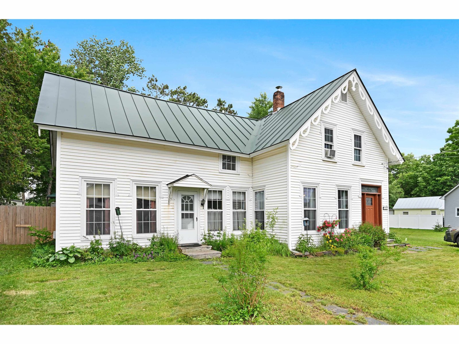 88 School Street, Northfield