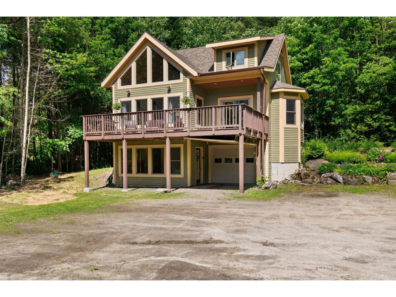 641 Warren Road, Eden