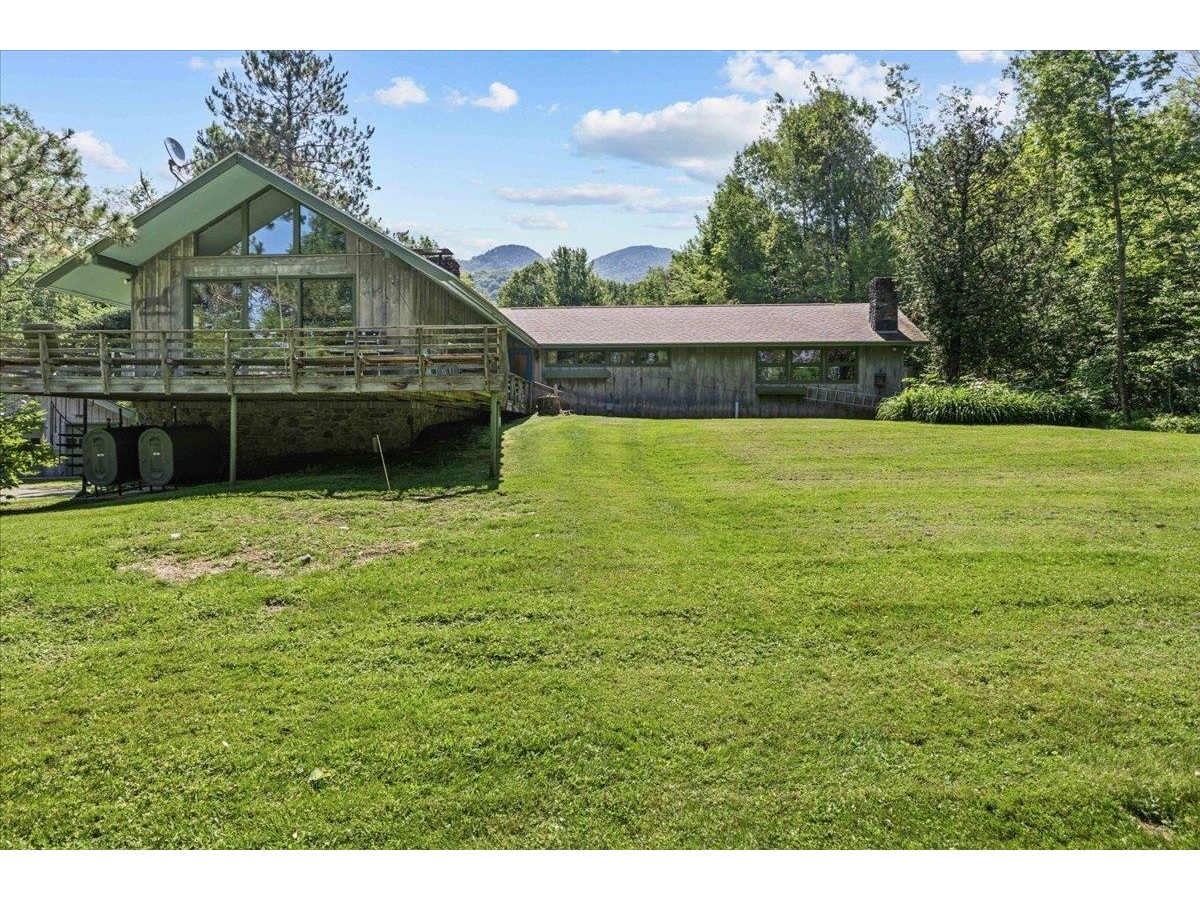 765 Upper Hollow Road, Stowe