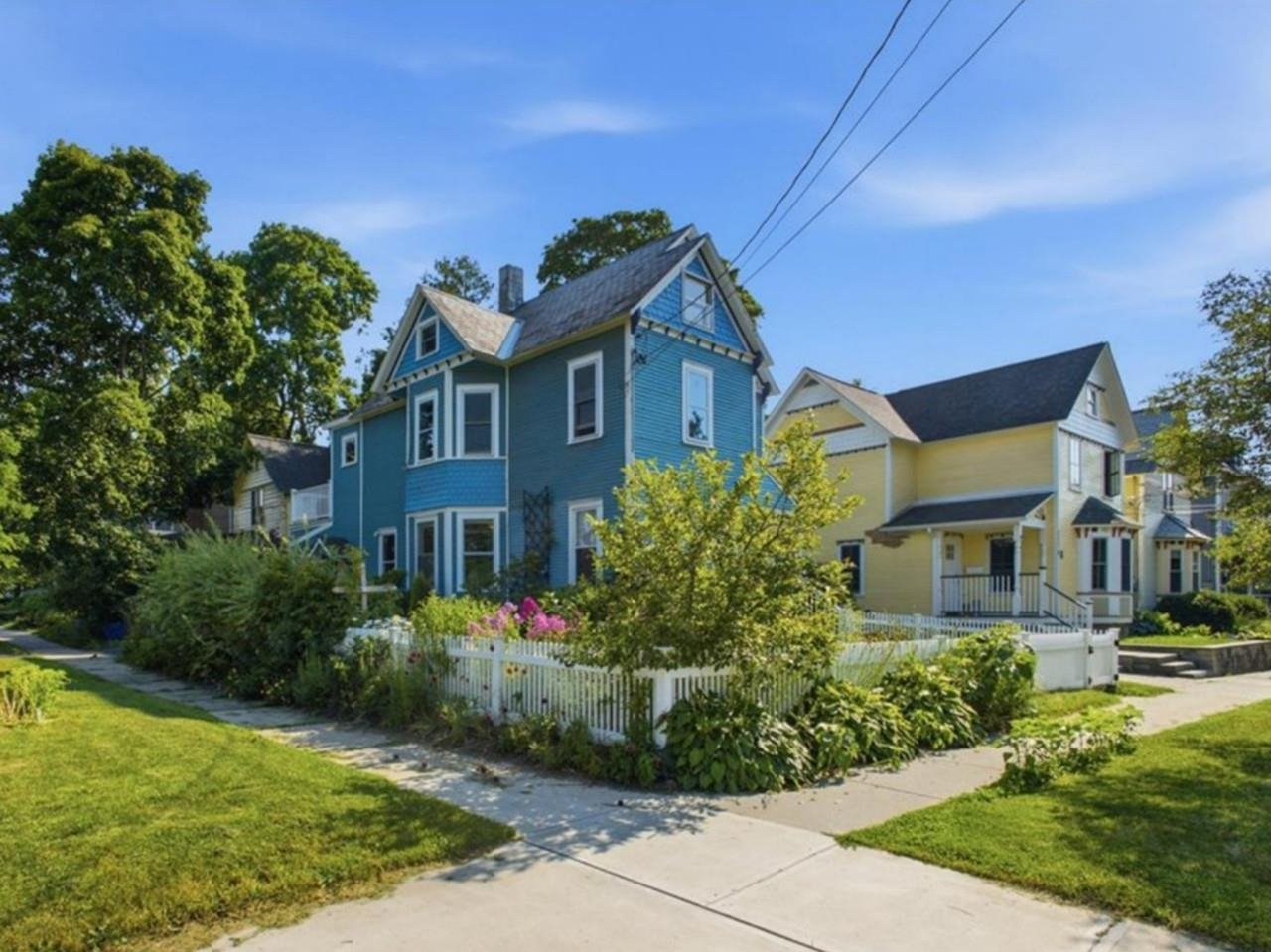 245 Loomis Street, Burlington